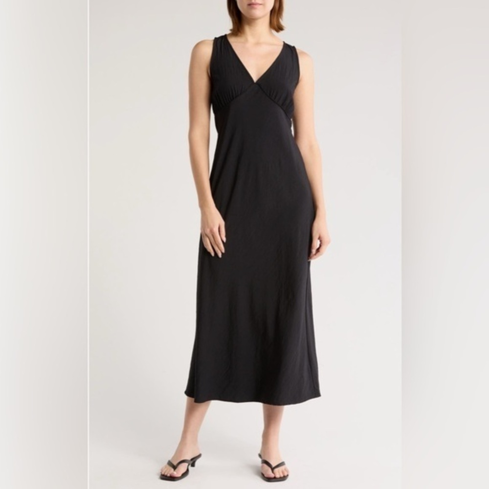 NEW…STITCHDROP Audubon V-Neck Dress